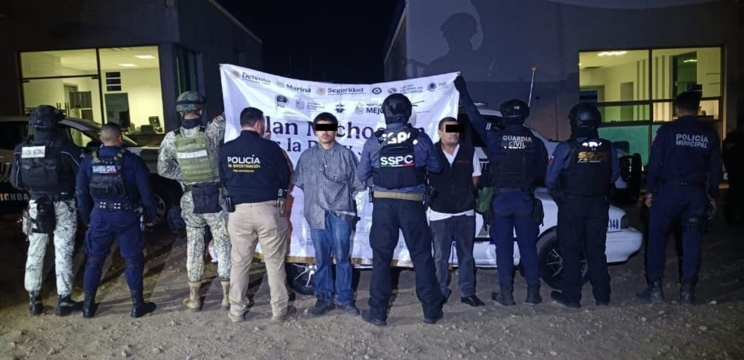 Detienen a dos presunt0s extorsionad0res en la carretera "libre" Uruapan-Pátzcuaro