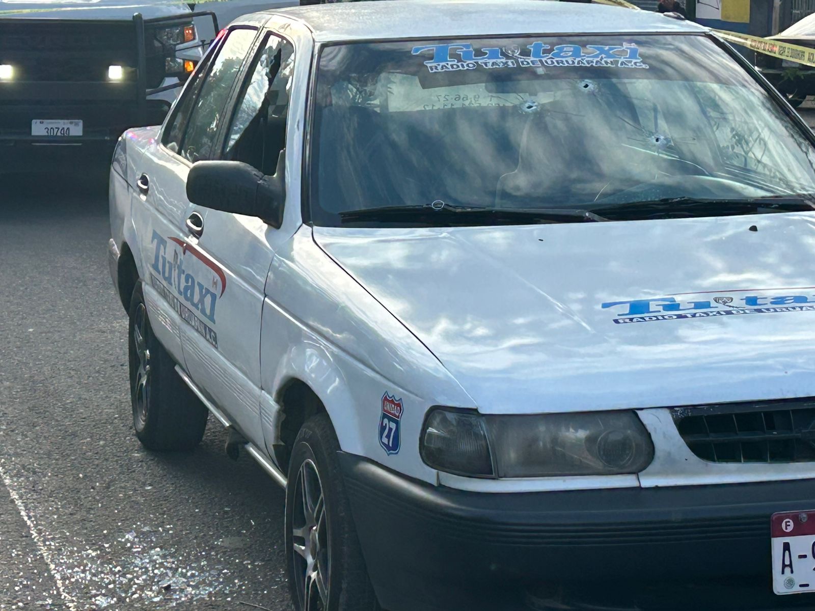 Motosicarios balean y hieren a taxista en la Calzada Benito Juárez de Uruapan 