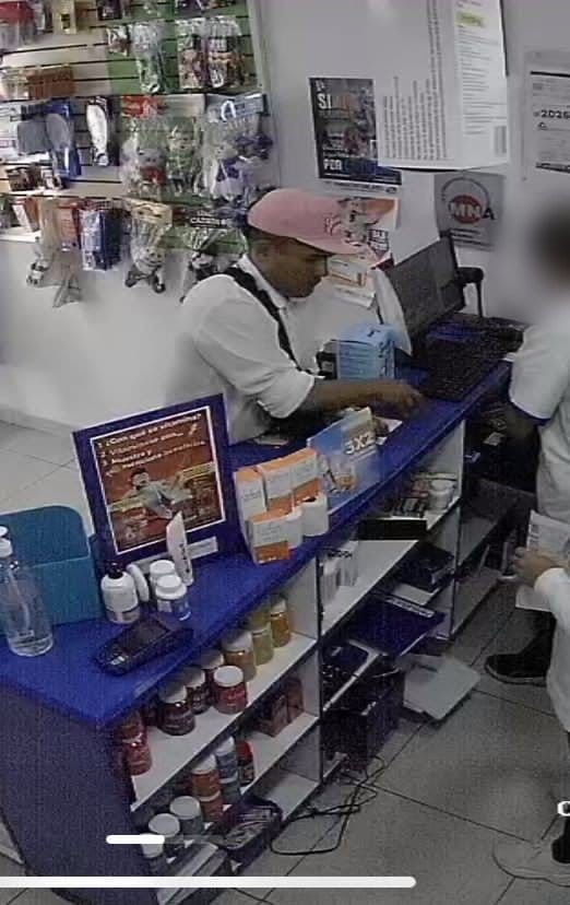 Empistolado le roba dinero a repartidor Uber y sujeto armado asalta farmacia en el centro de Morelia 