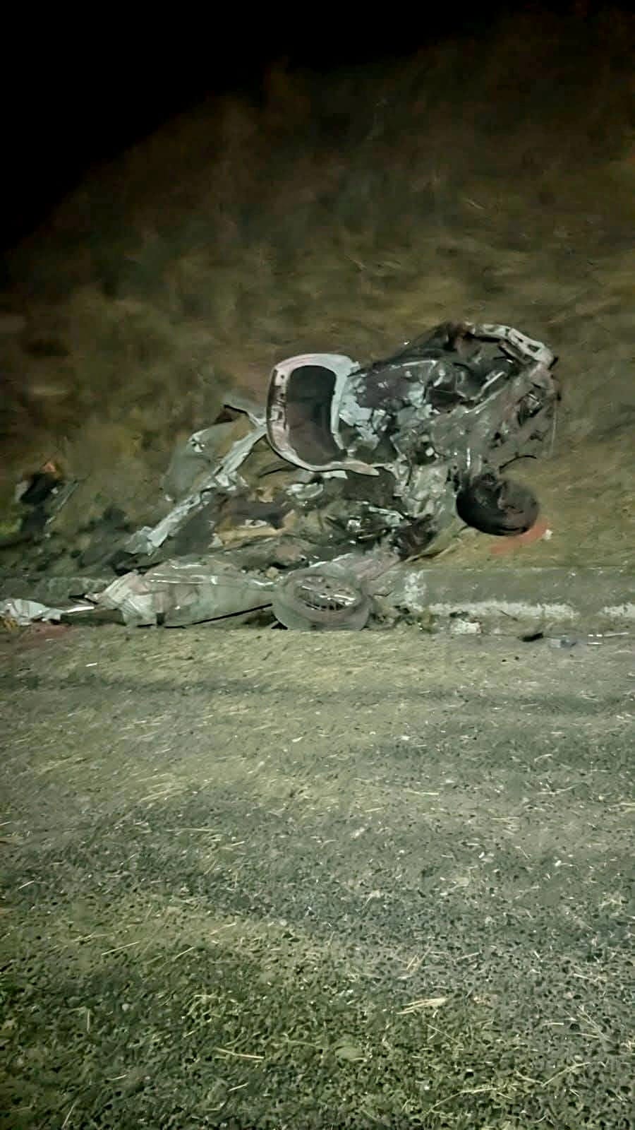 Muere un hombre tras choque entre automóvil y tractocamión en la autopista Siglo XXI