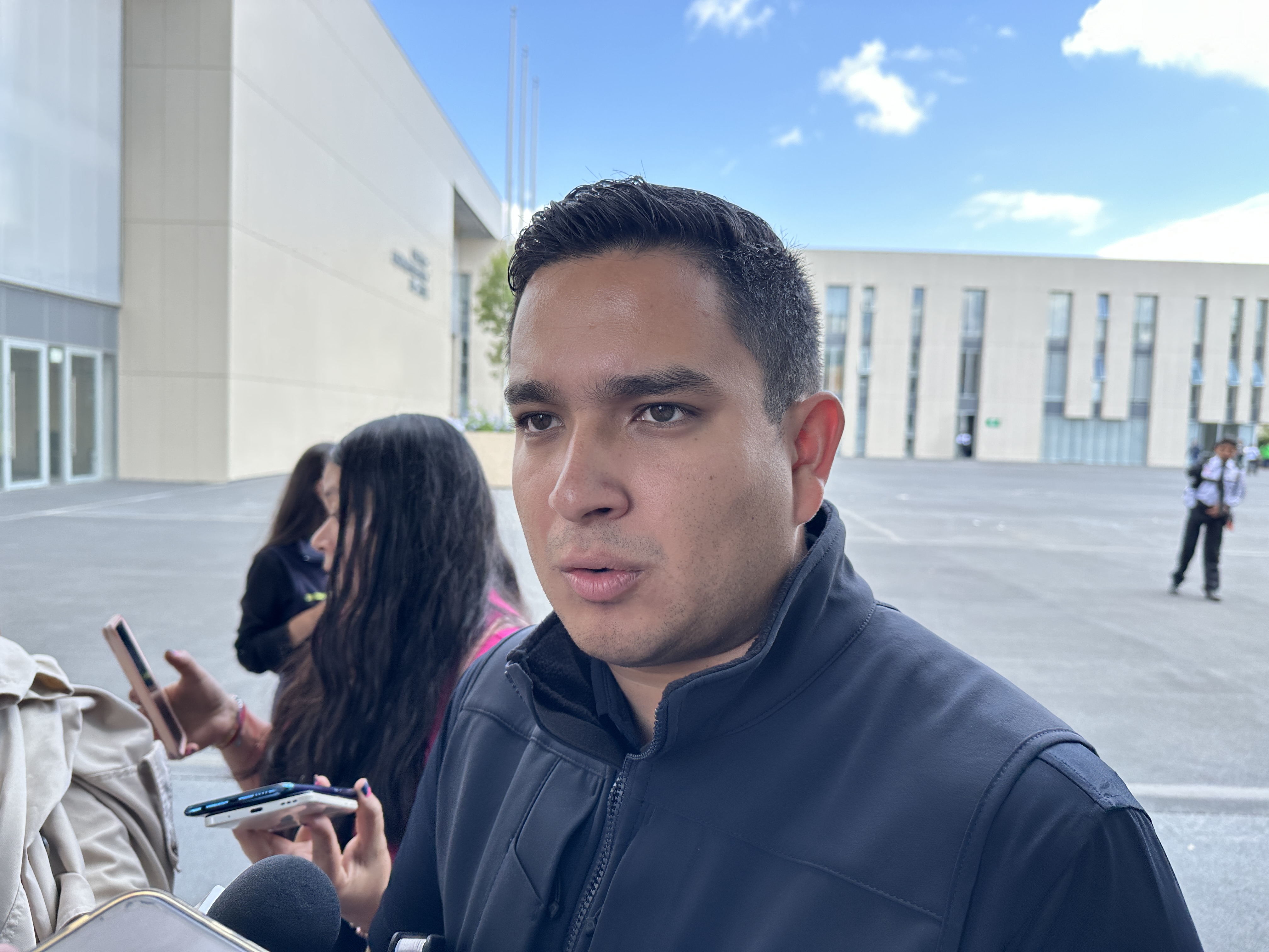 "Detener a quienes dañaron edificios durante la marcha del 8M representaba confrontación con todas las mujeres", aseguró Pablo Alarcón