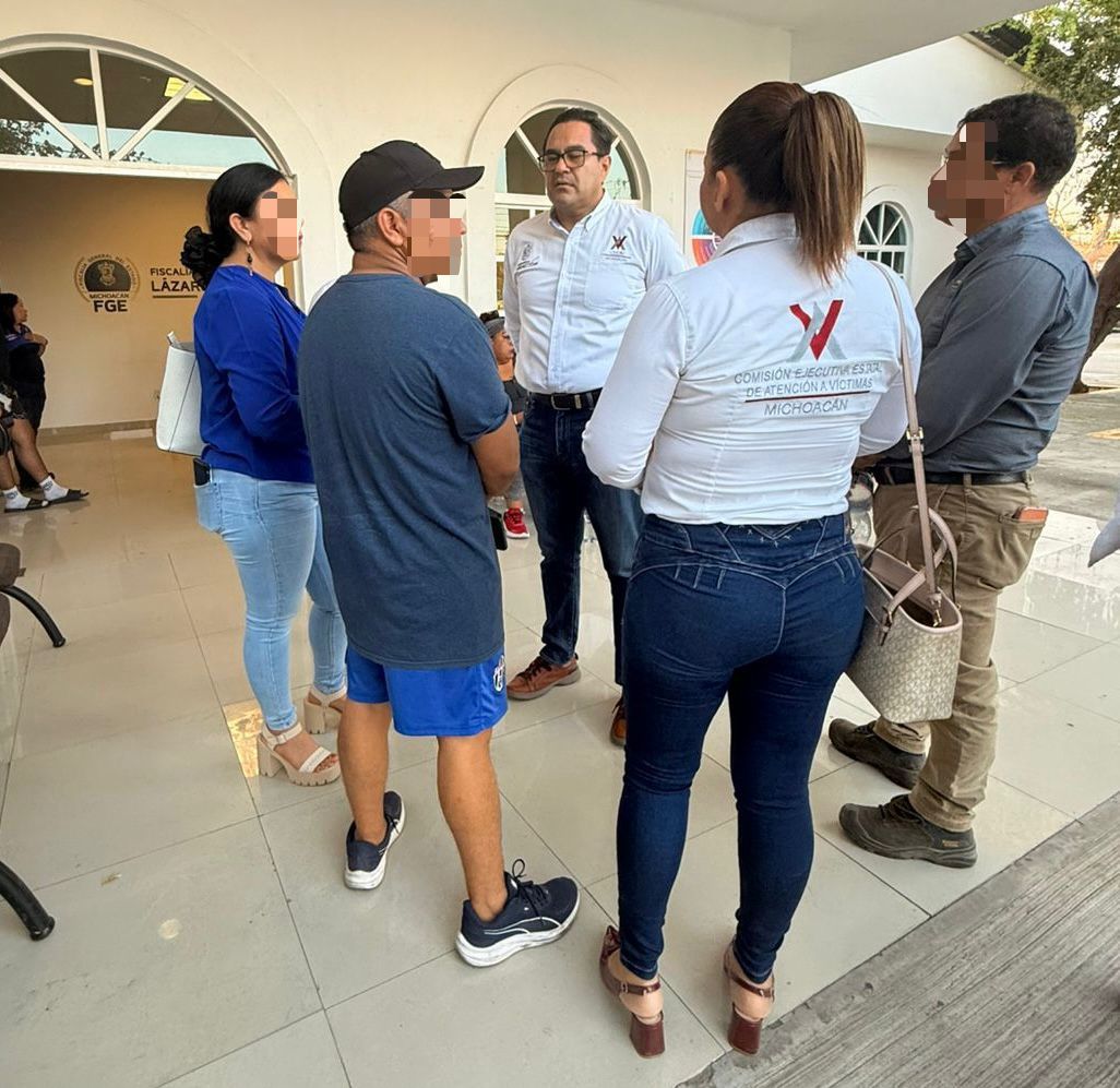 Gobierno del Estado brinda atención directa a familiares de maestras víctimas en Lázaro Cárdenas