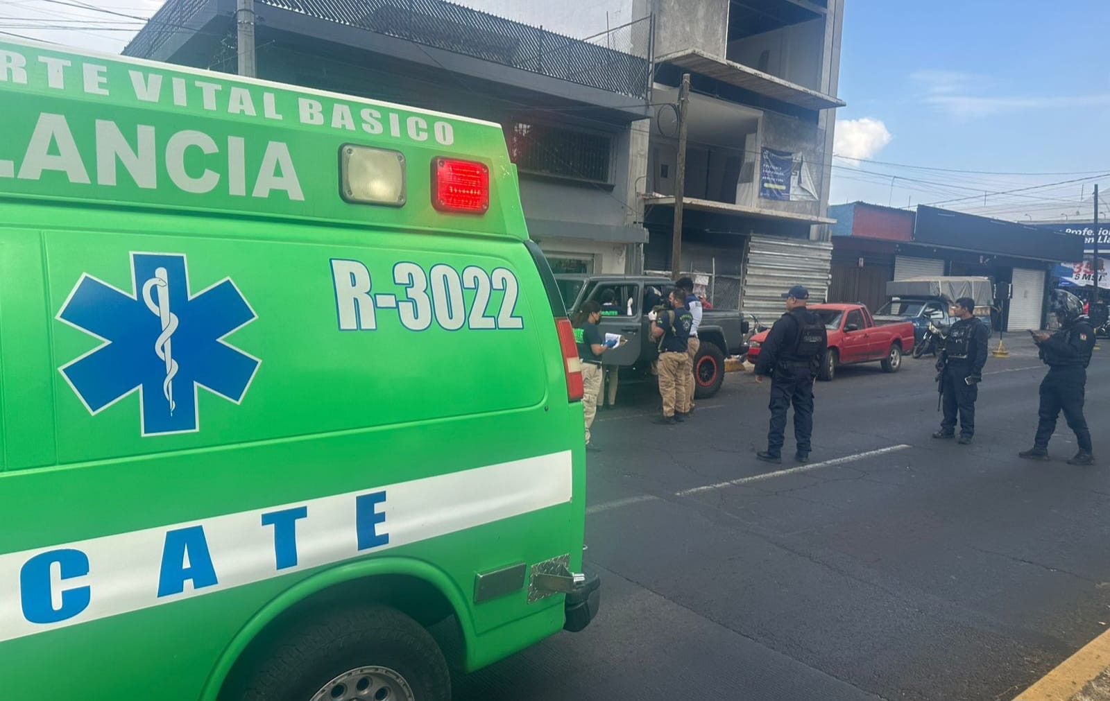 Presunto robacarros herido de bala en el Paseo Lázaro Cárdenas de Uruapan 
