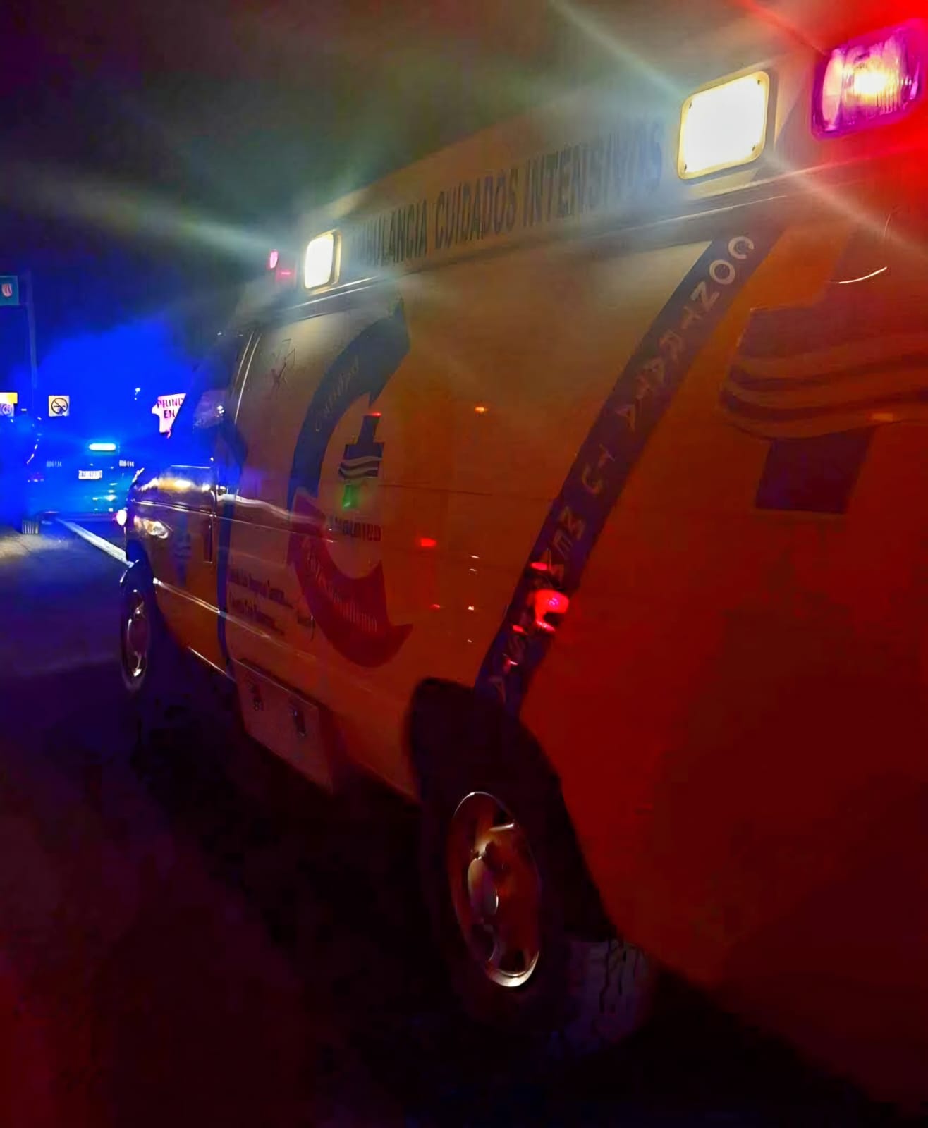 Fat4l choque por alcance entre moto y auto deja un fallecid0 y un herid0; en la Siglo XXI 