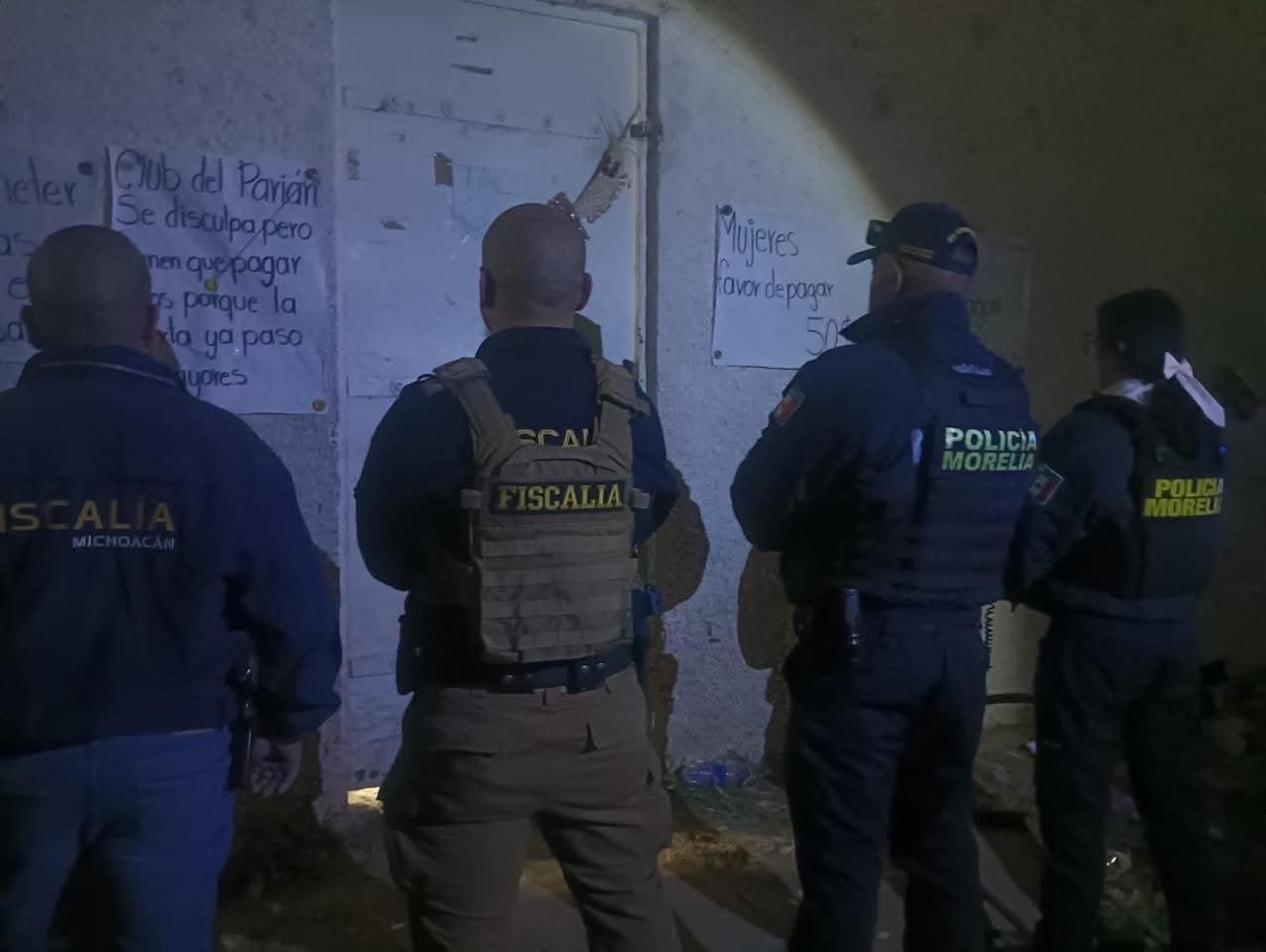 FGE asegura 29 gallos de pele4 en palenque clandestin0 de la colonia El Parián, Morelia