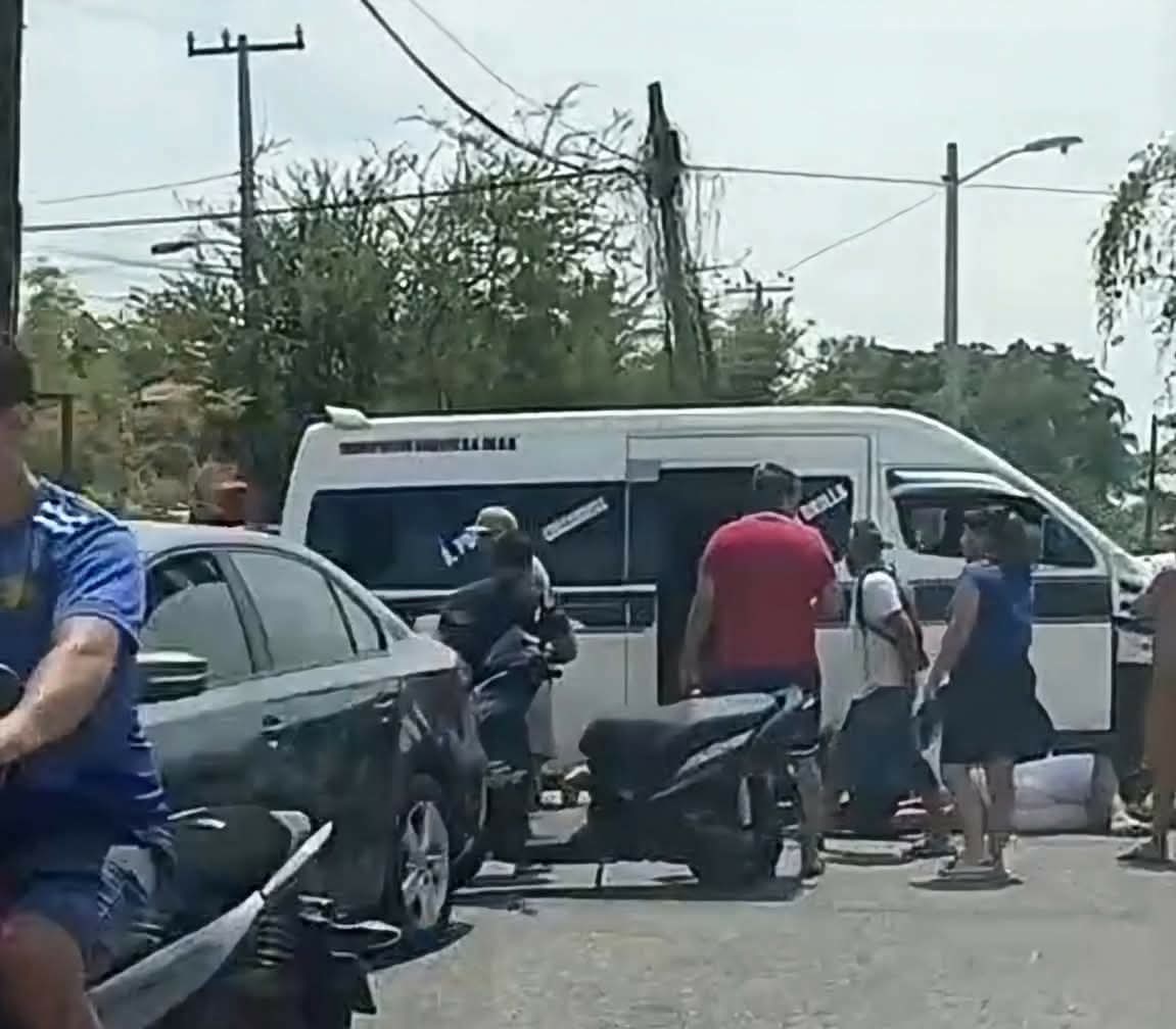 Motociclista muere al ser arrollado por una combi en Las Guacamayas
