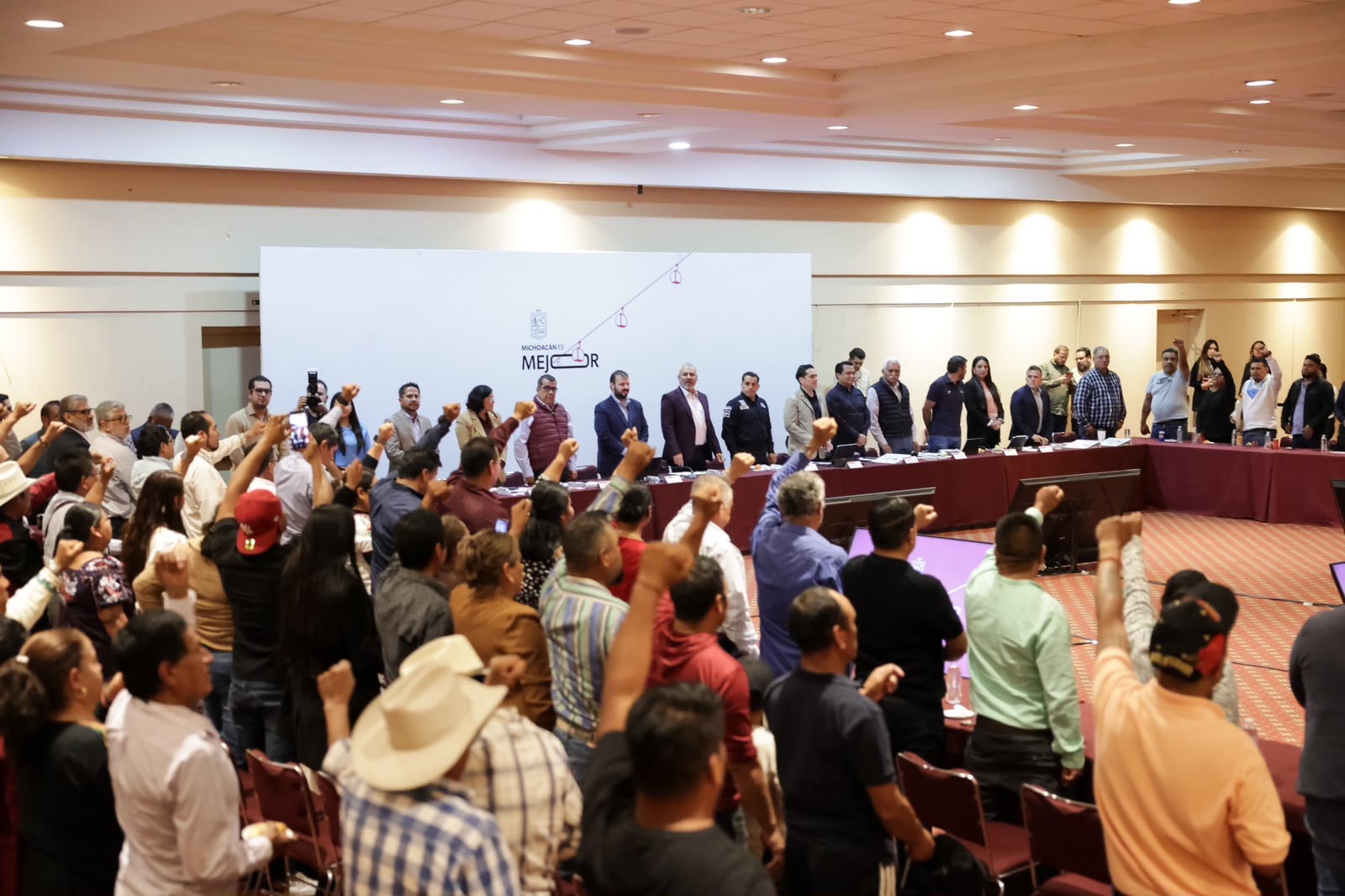 Bedolla acuerda acciones con el Consejo Supremo Indígena de Michoacán