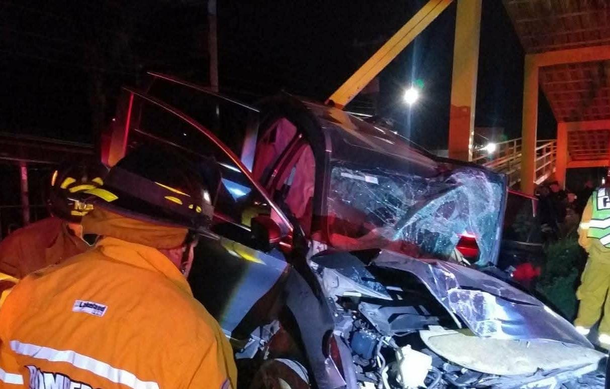 Muere una persona en accidente vehicular sobre la Morelia-Salamanca