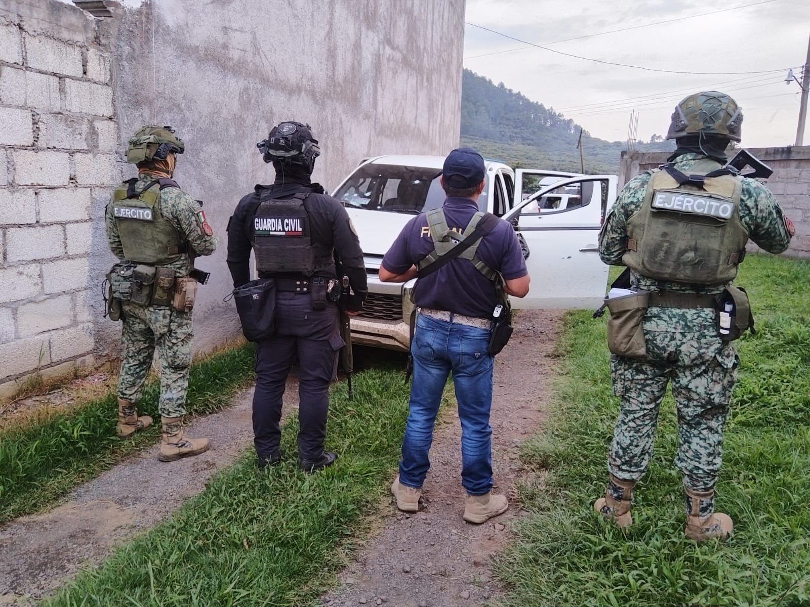 Tras repeler agresión en Tacámbaro, Guardia Civil detiene a 3 con armas y vehículo