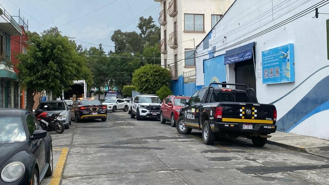 Delincuentes intentan asaltar negocio de impresión en la colonia Ventura Puente y balean a hombre