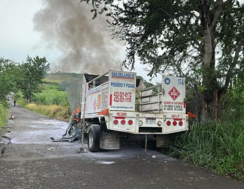Se incendia camioneta repartidora de gas, en “La Nueva Jerusalén” 
