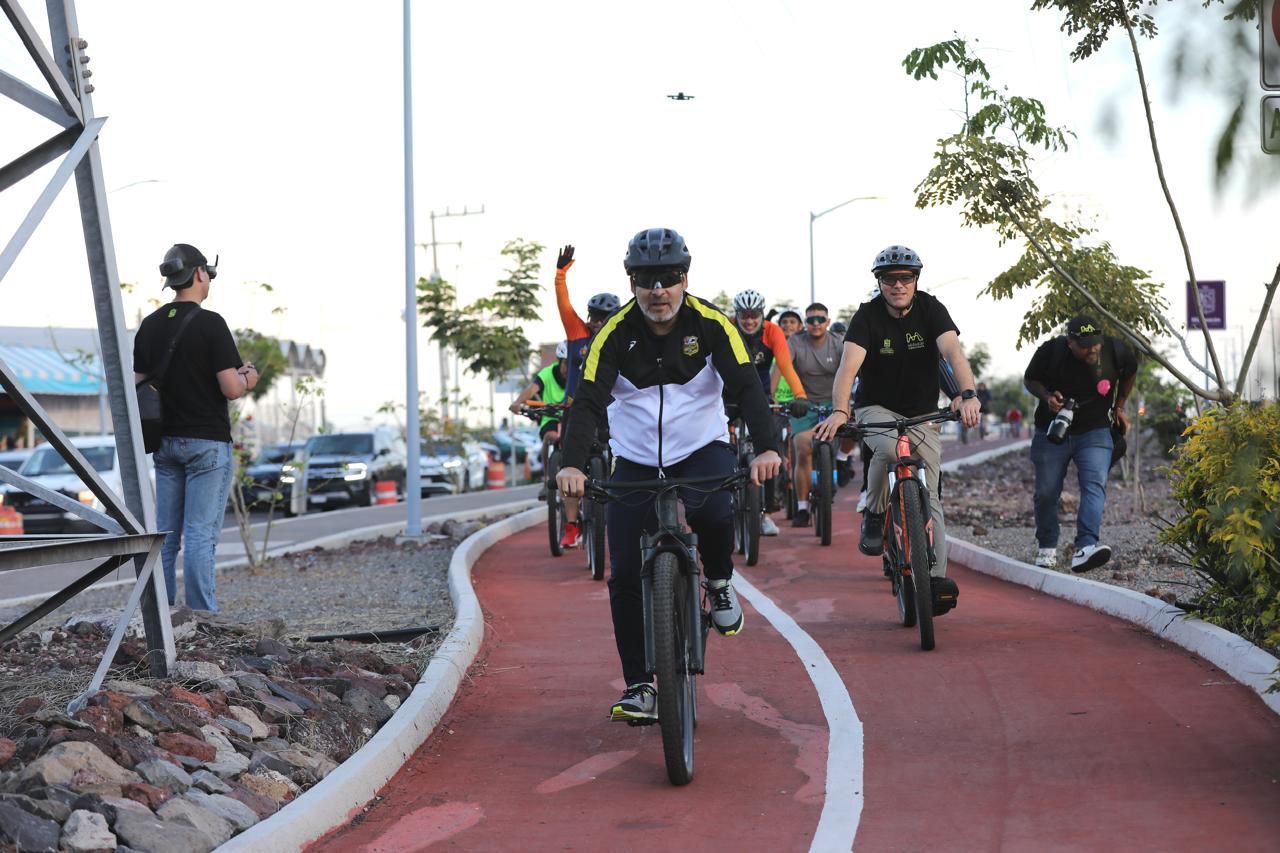 Encabeza Bedolla rodada ciclista por el segundo aniversario del Bulevar Martí Mercado de La Piedad