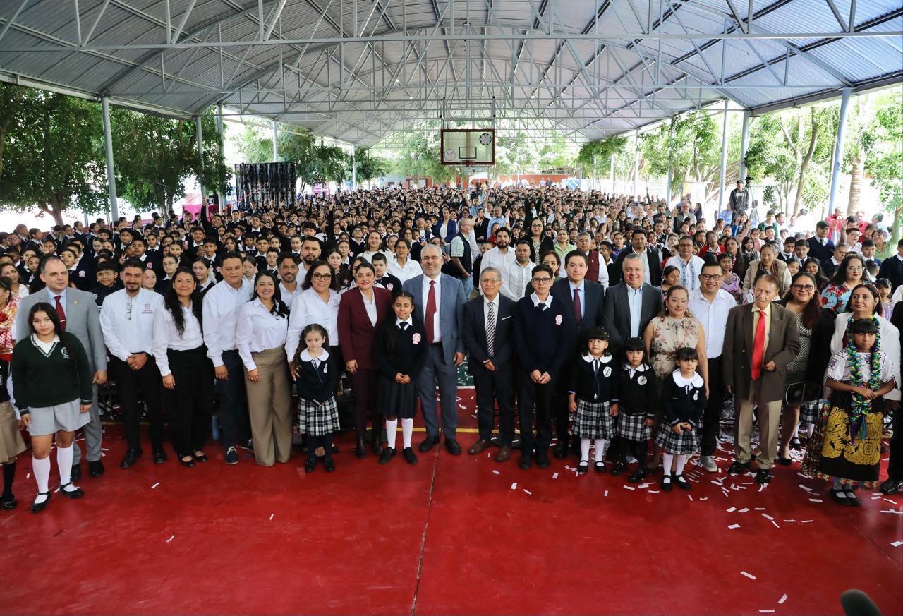 Bedolla transforma la educación en Michoacán; destaca inversión récord de 6 mmdp y certeza laboral para el magisterio