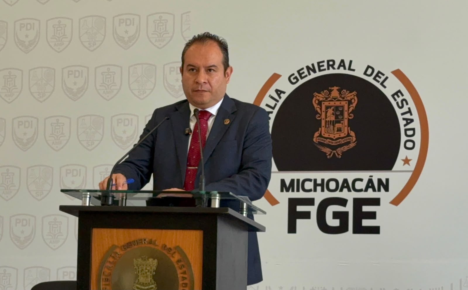 FGE advierte que, por obstrucción a la justicia, Grecia Quiroz podría ser arrestada si no entrega celulares de Carlos Manzo