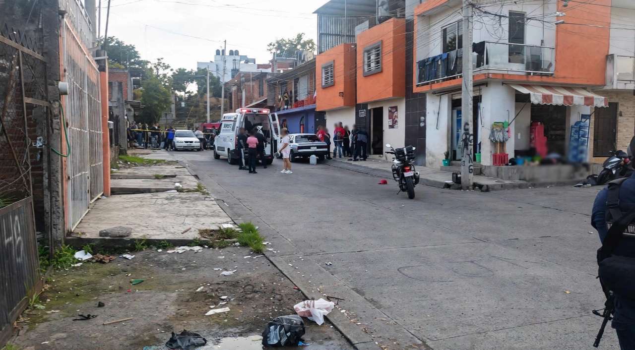 Agresión armada deja 3 muertos y un menor herido, en la colonia Elías Pérez Ávalos de Uruapan 
