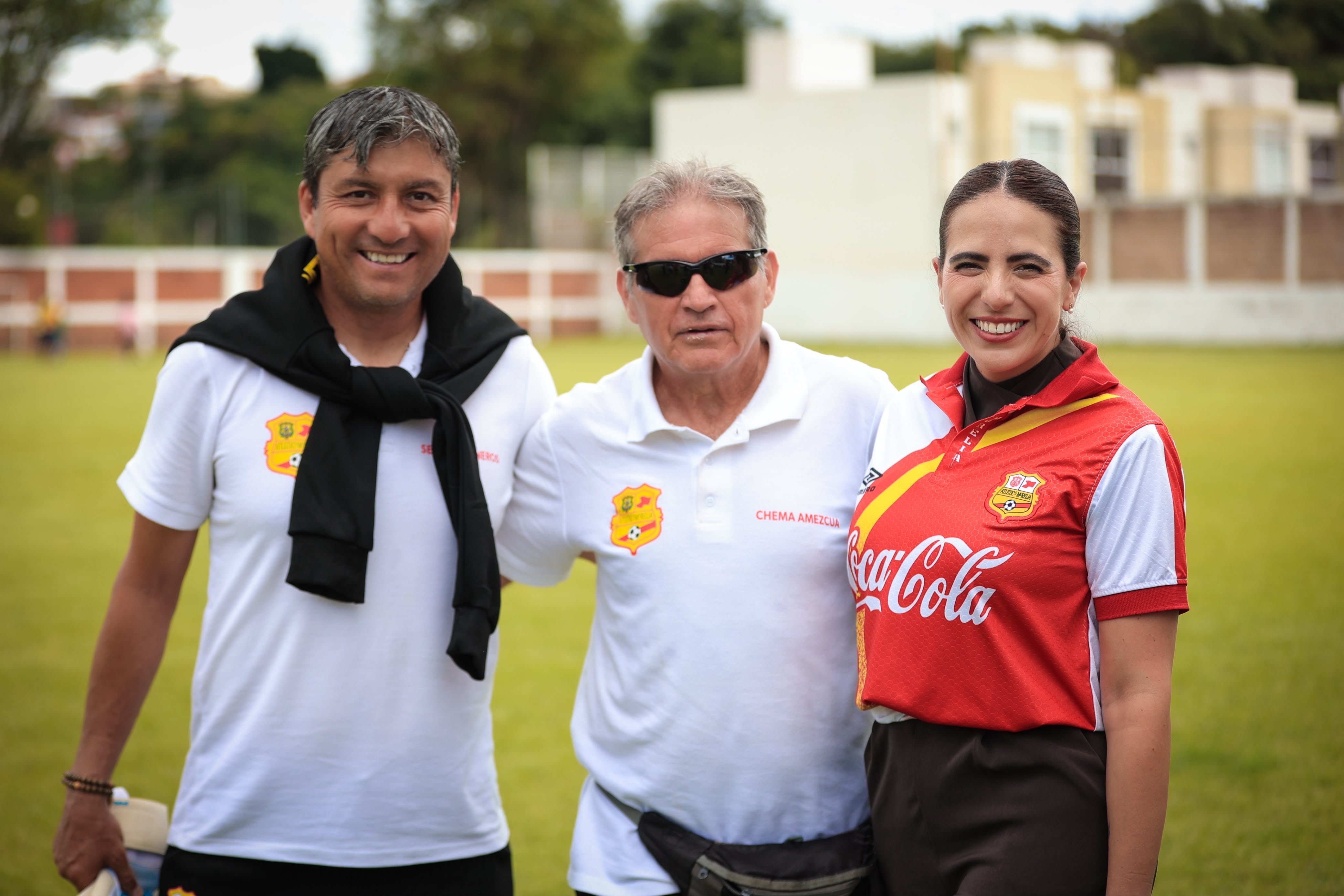 Giulianna Bugarini festeja aniversario de la colonia Morelos con leyendas del Atlético Morelia