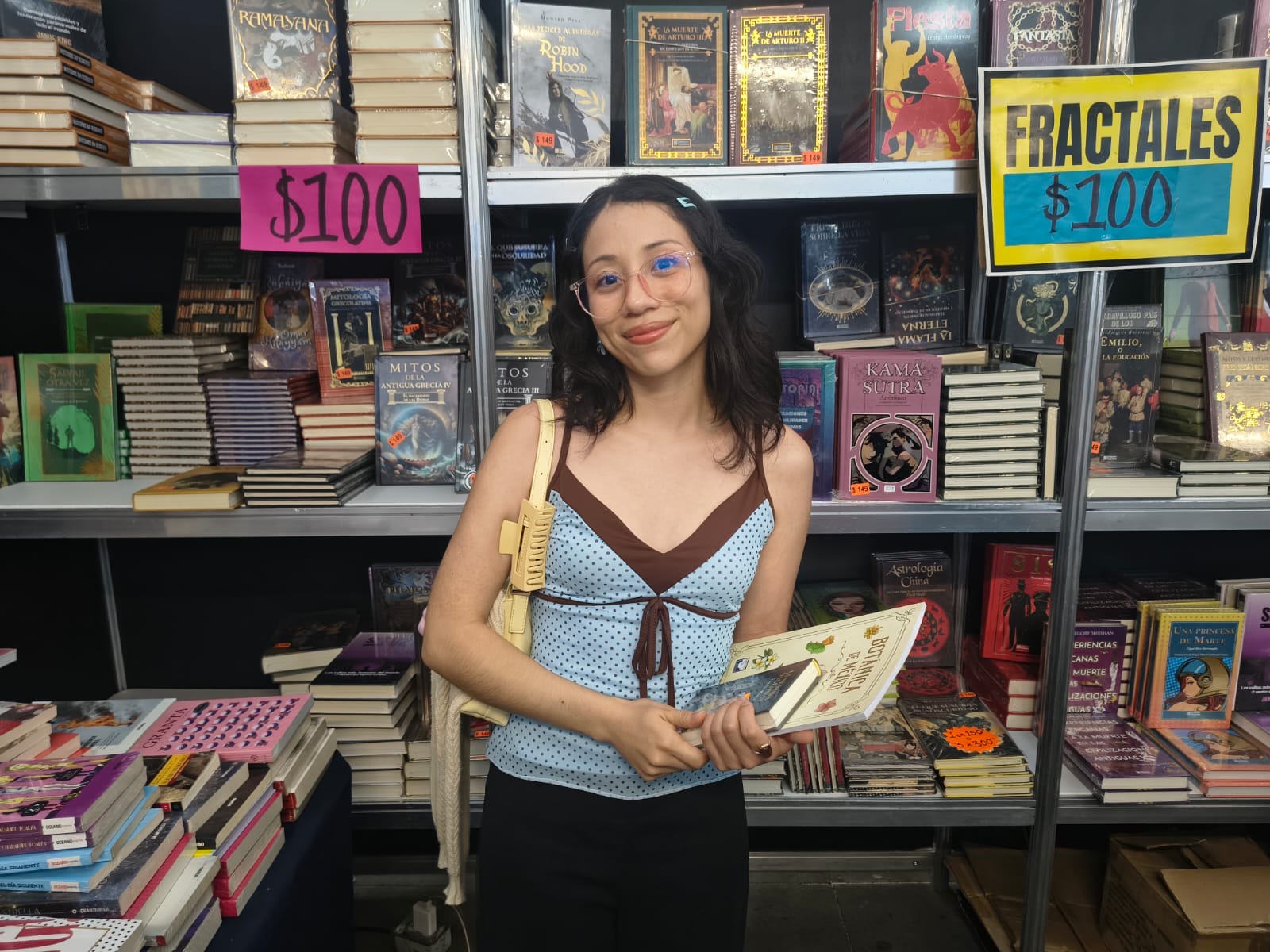 Asistentes a la 5ta. Fillm destacan variedad de libros, actividades y precios accesibles