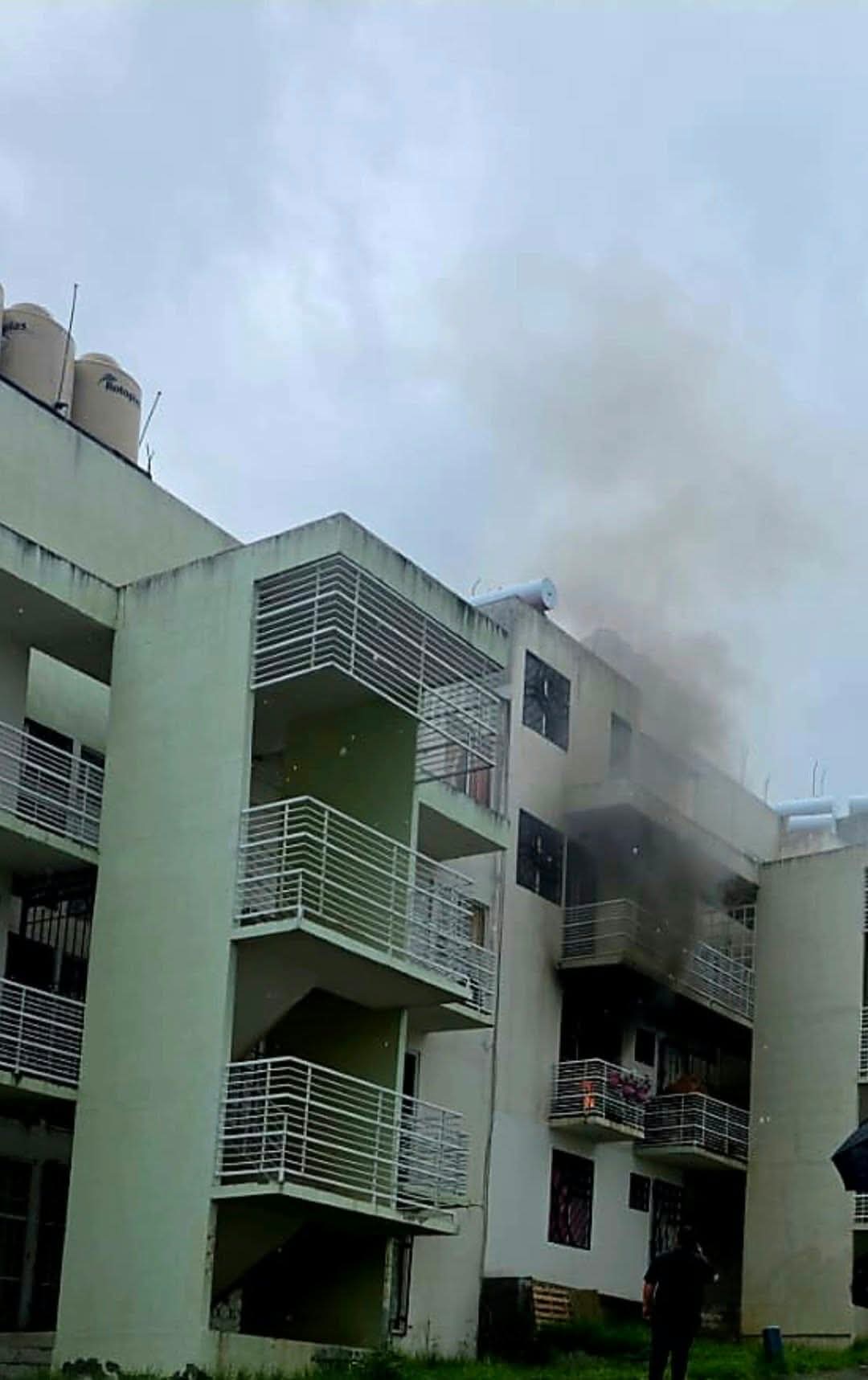 Se registra incendio en departamento de Villas Oriente, en Morelia 