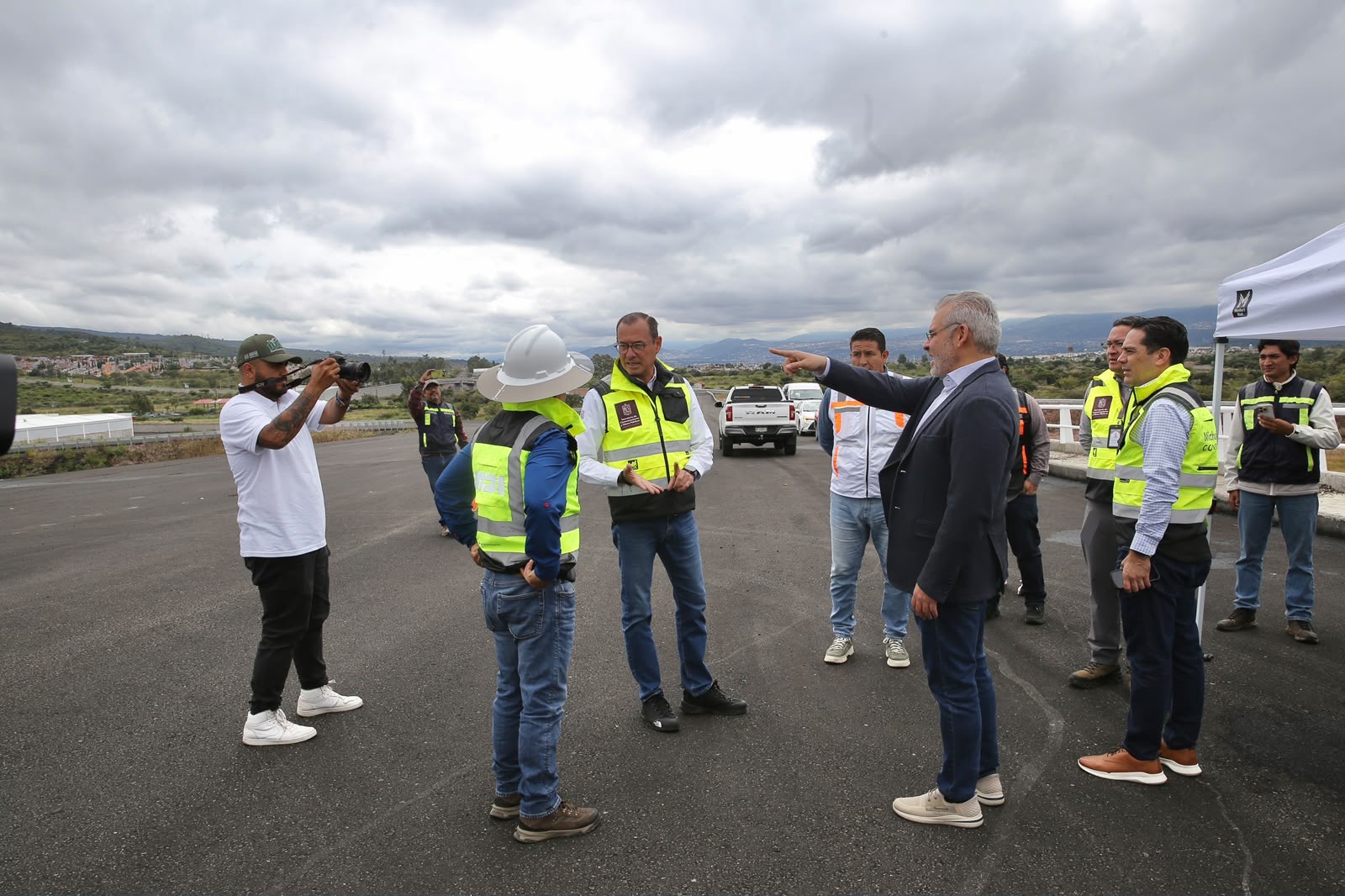 Supervisa Bedolla tramo del segundo anillo periférico que conectará las salidas a Quiroga y Pátzcuaro