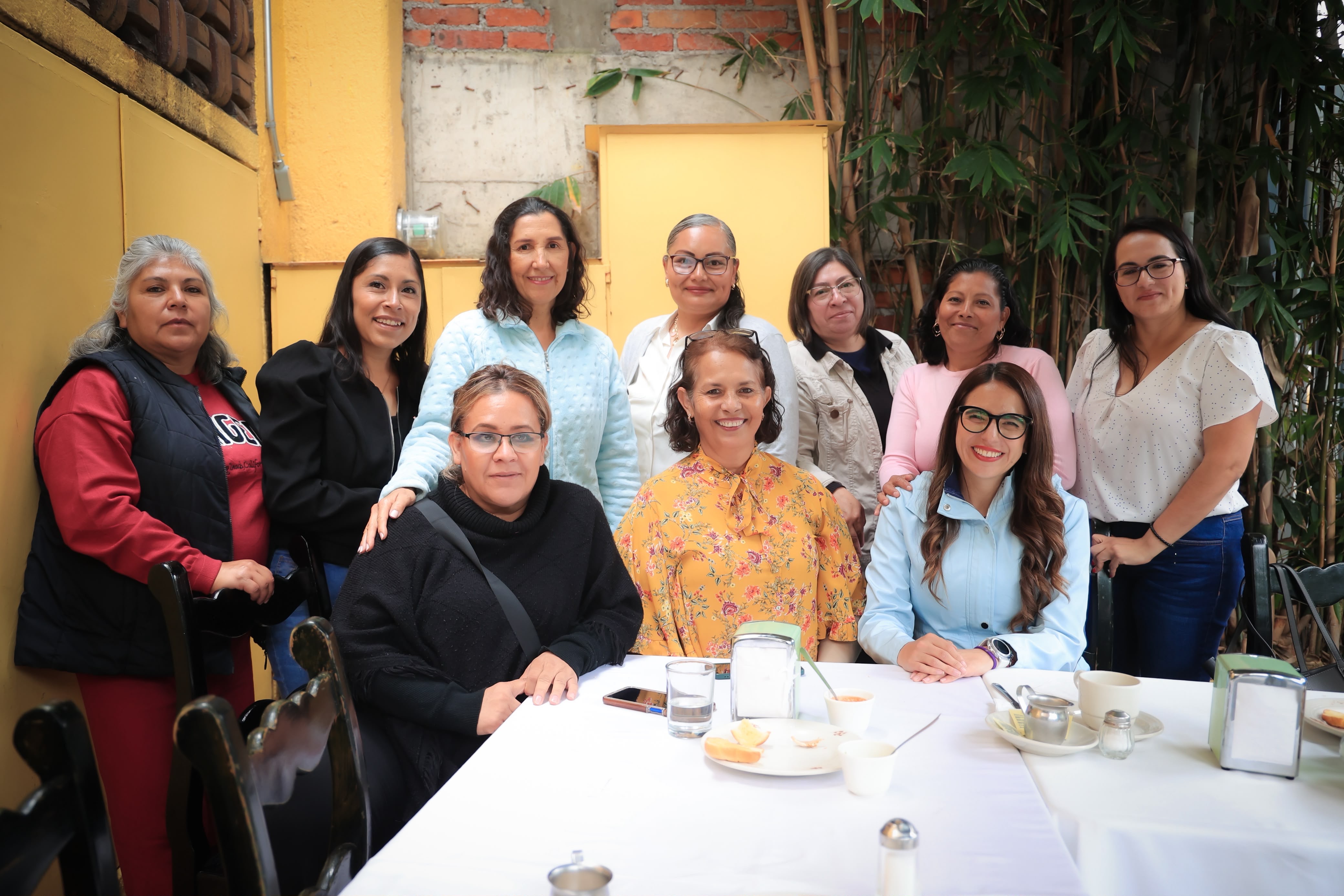 Años después de impulsar apoyo a mujeres con cáncer, Giulianna Bugarini sigue acompañándolas