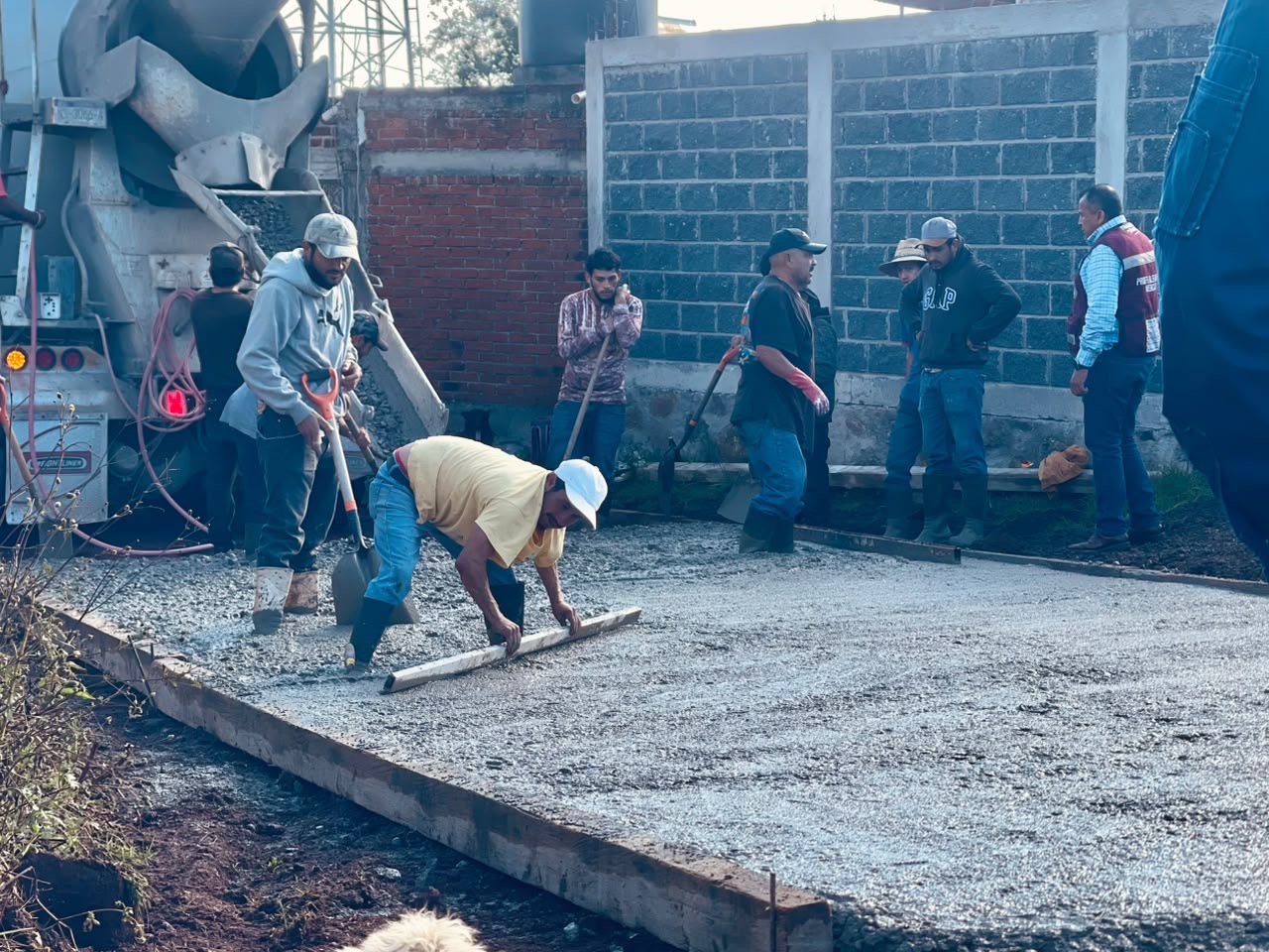 Comunidades de Morelia reconocen a Barragán por mejorar caminos rurales