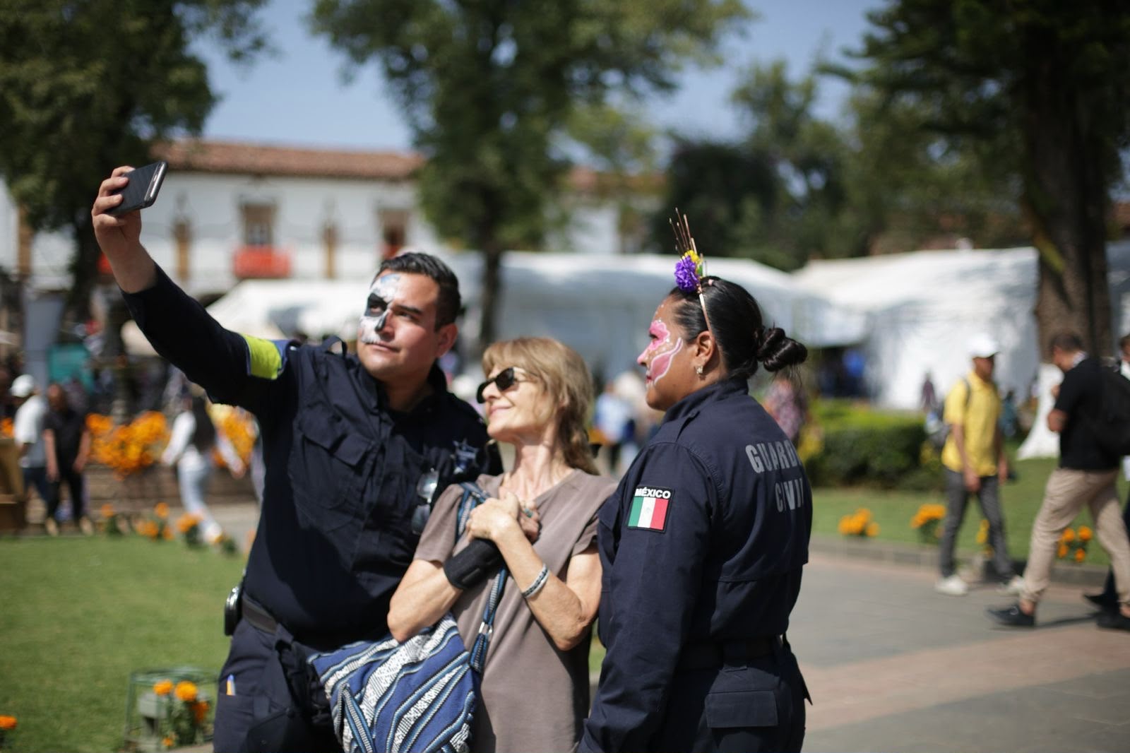 Anuncia Bedolla despliegue de más de 2 mil agentes para la Semana de Noche de Muertos