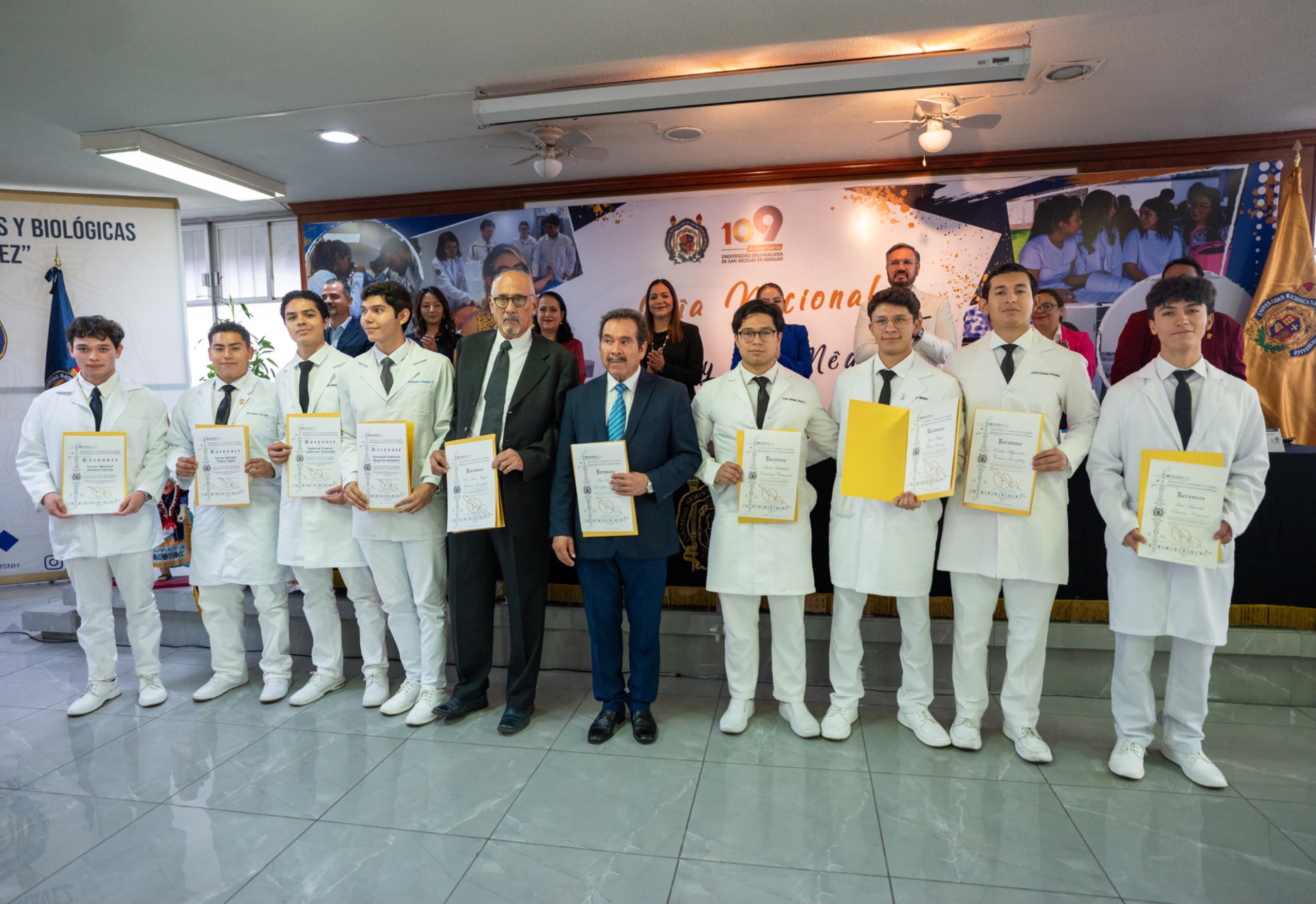 UMSNH RECONOCE VOCACIÓN HUMANISTA DE LAS Y LOS MÉDICOS