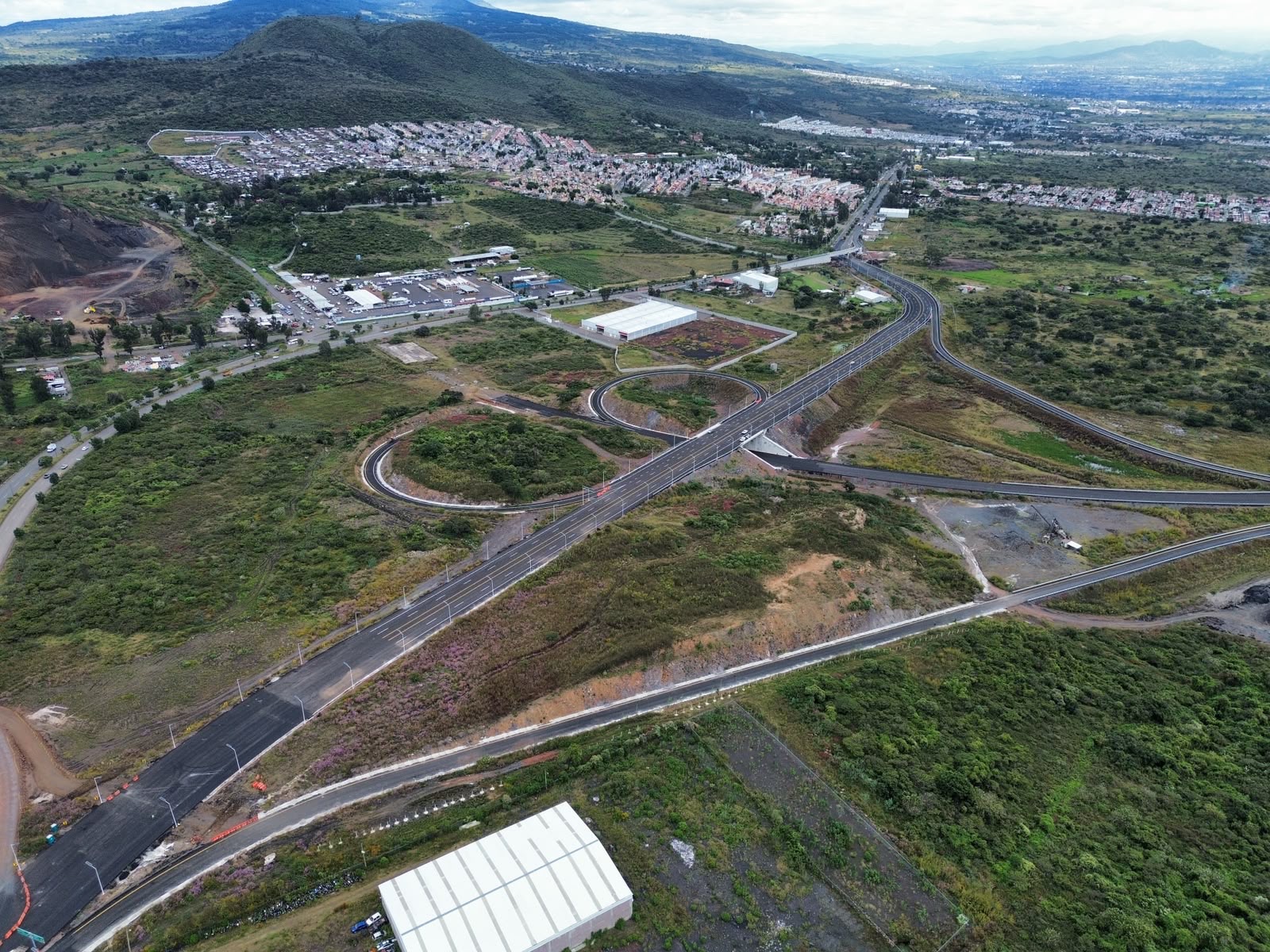 Apertura del distribuidor vial Tacícuaro agilizará carretera Morelia-Quiroga por Día de Muertos