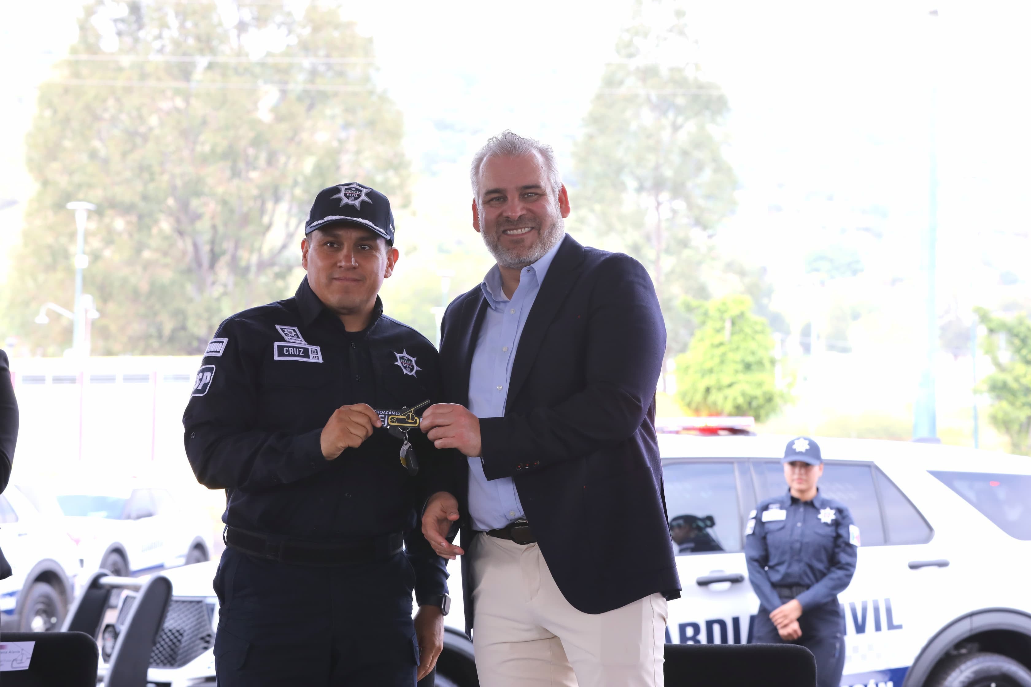 Refuerza Bedolla capacidad operativa de la Guardia Civil con 40 nuevas patrullas