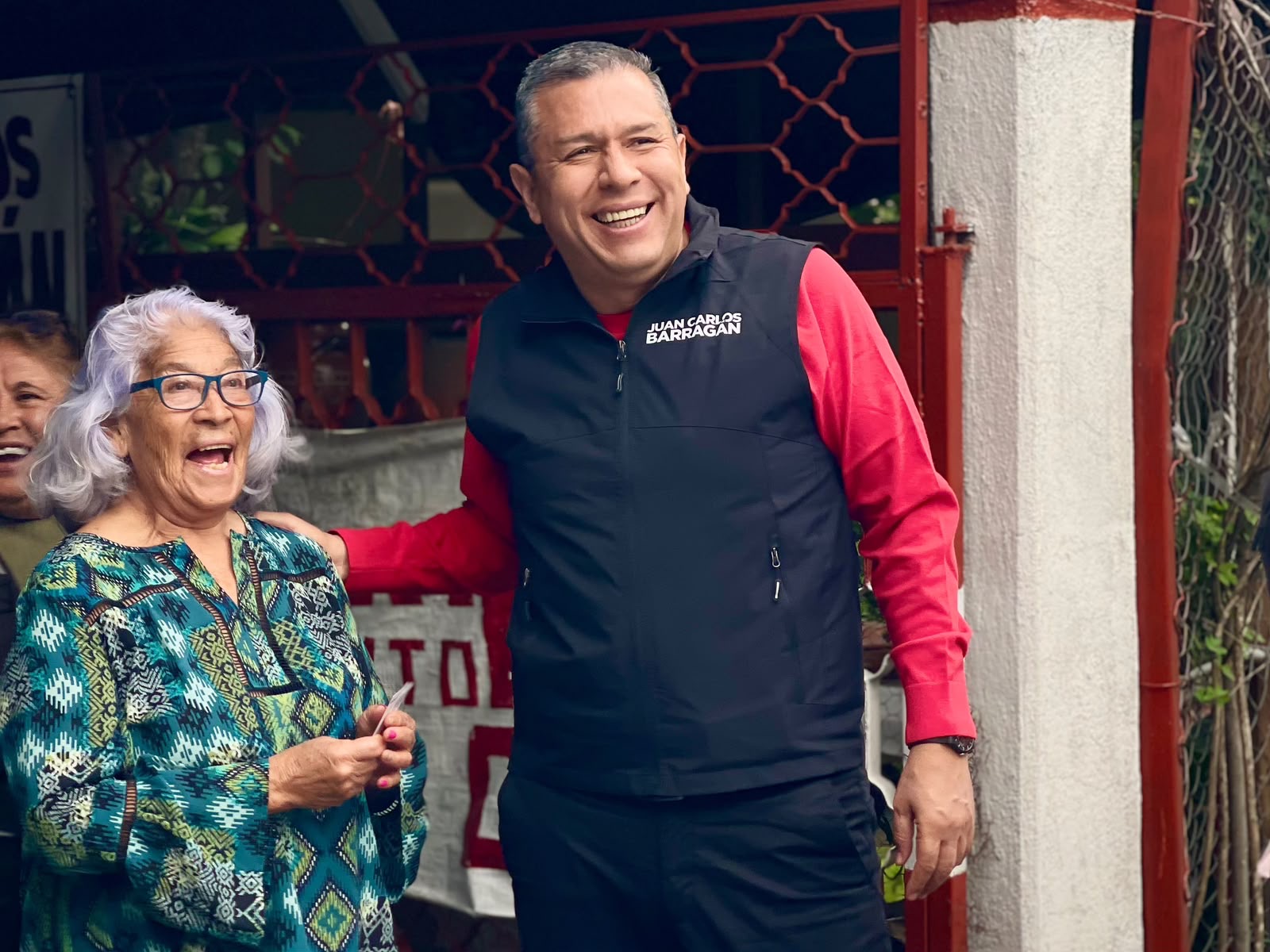 Juan Carlos Barragán siempre en territorio y cercano a las familias de Morelia