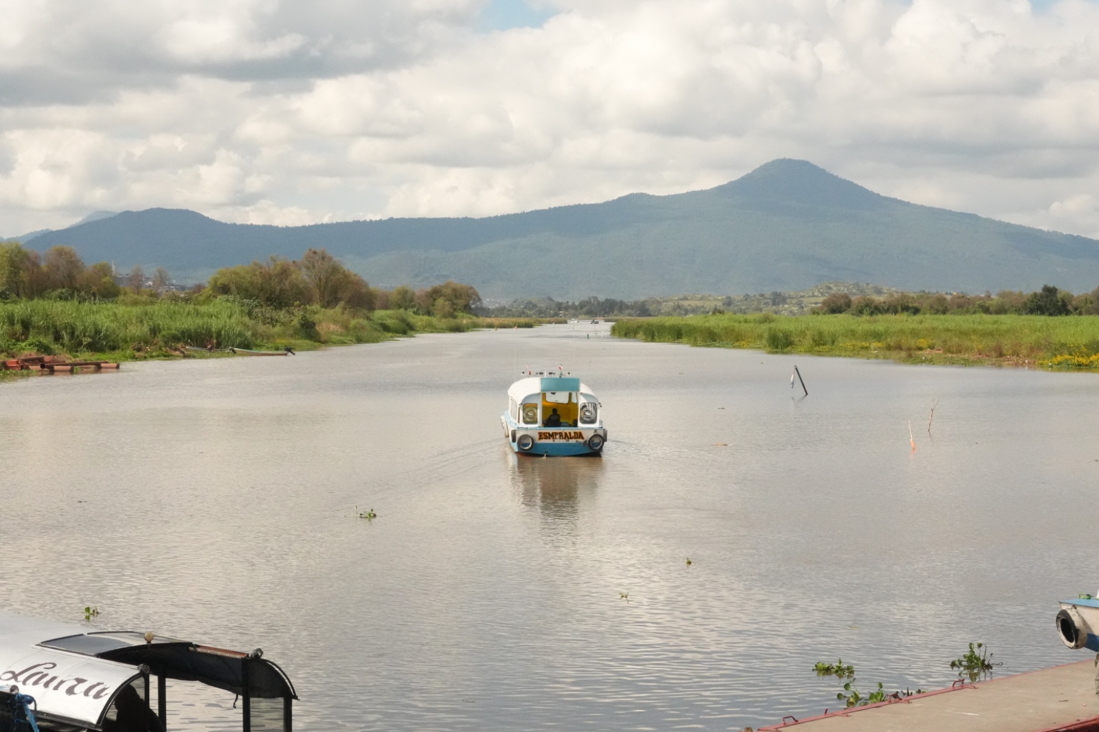 Listos canales de navegación del lago de Pátzcuaro para la Noche de Muertos